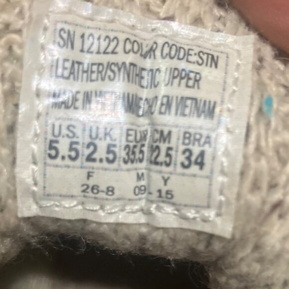 This is a pair of Skechers Women's Sport Synergy - Winter Nights boot. - Picture 3 of 3